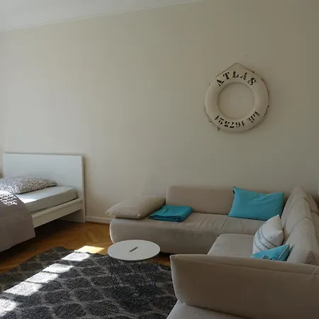 Villa Mit 5 Schlafzimmer *